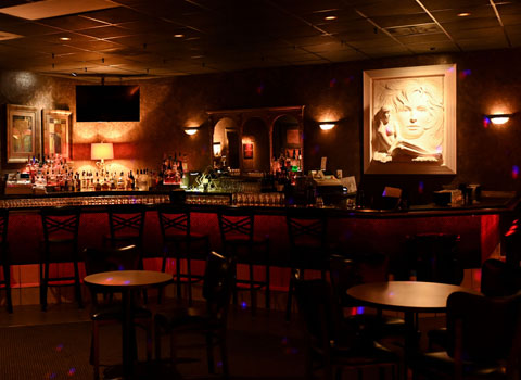 Touché Night Club in Overland Park Kansas with dance floor and dj music for dancing and socializing great spot for those visiting the Kansas City Missouri Metro Area
